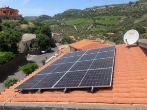 Fotovoltaico su tetto per abitazioni in Sardegna